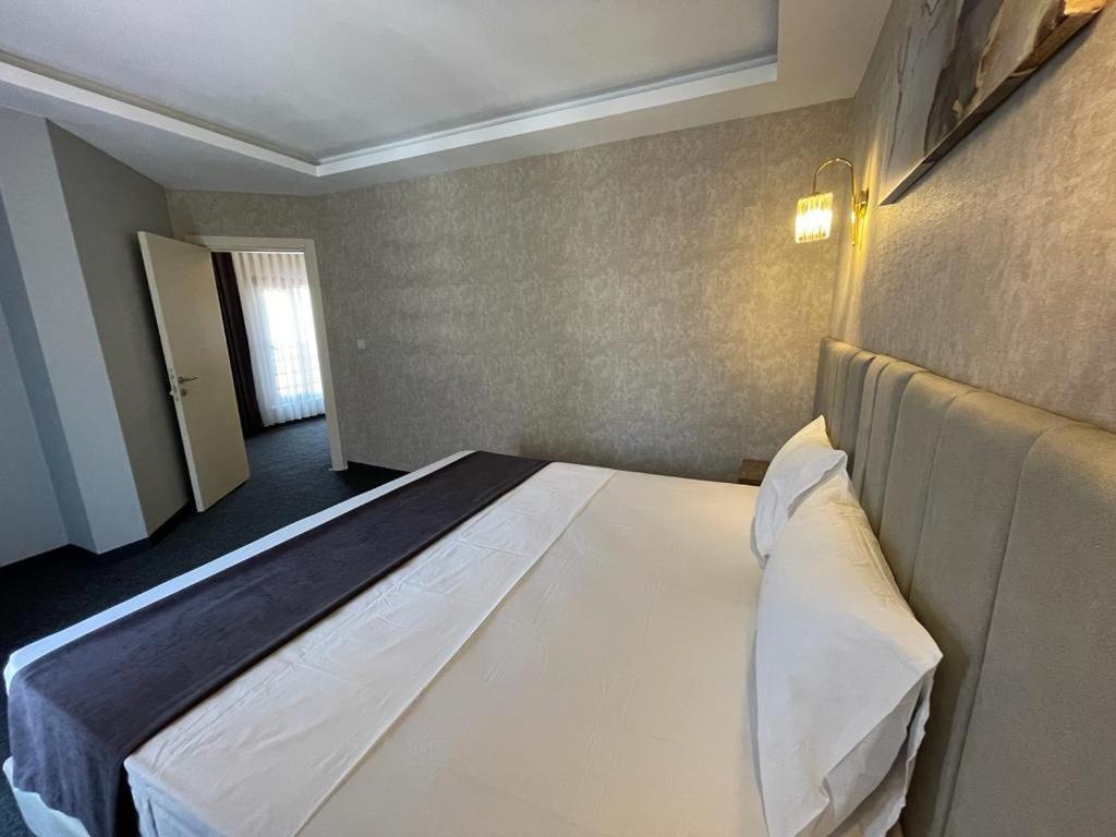 Sevcan Hotel Istanbul Bagian luar foto