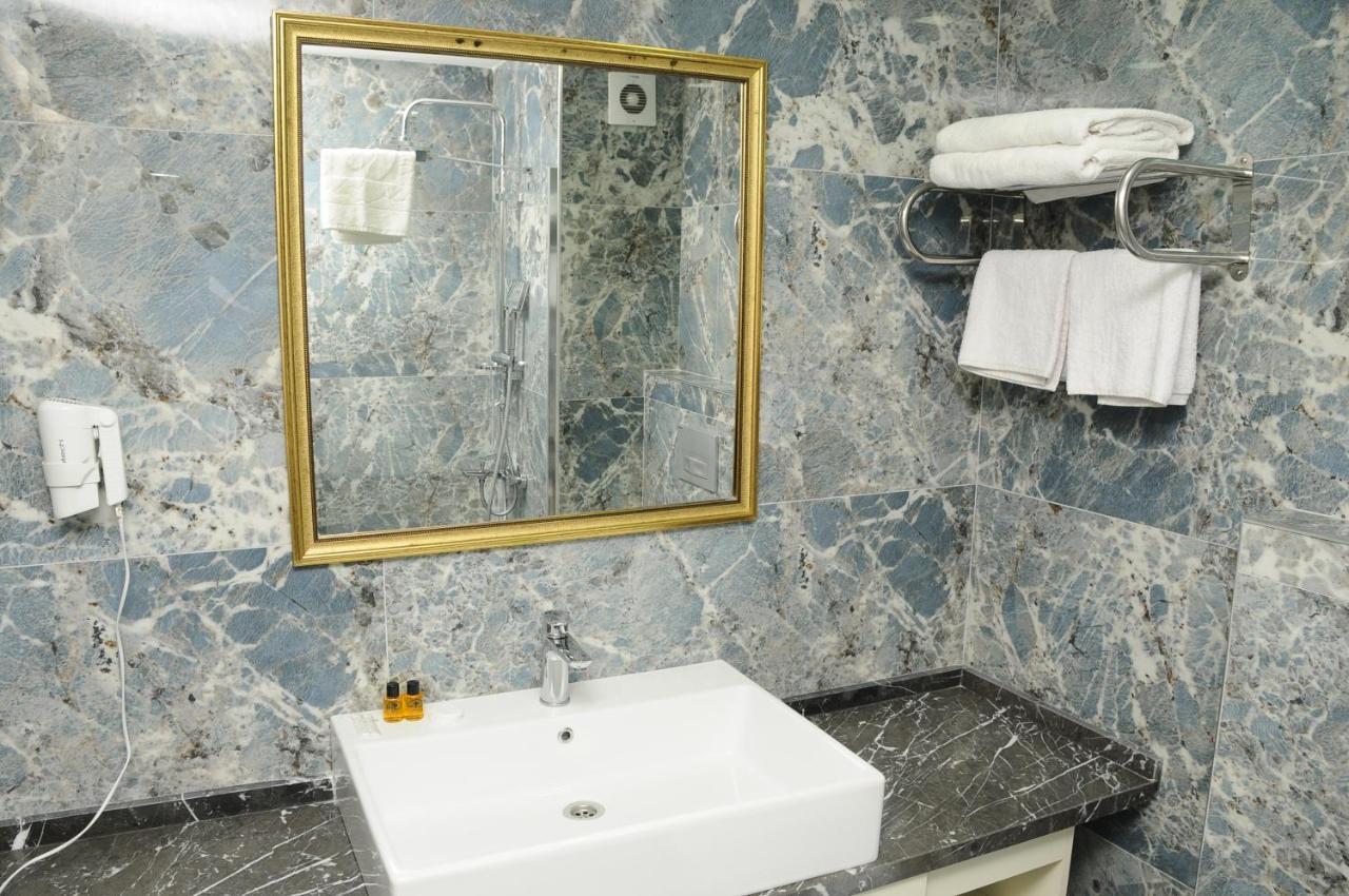 Sevcan Hotel Istanbul Bagian luar foto